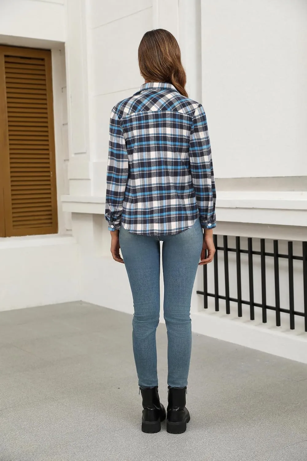 Zeagoo Women's Checked Blouse Long Sleeve V-Neck Shirt (DE Only)