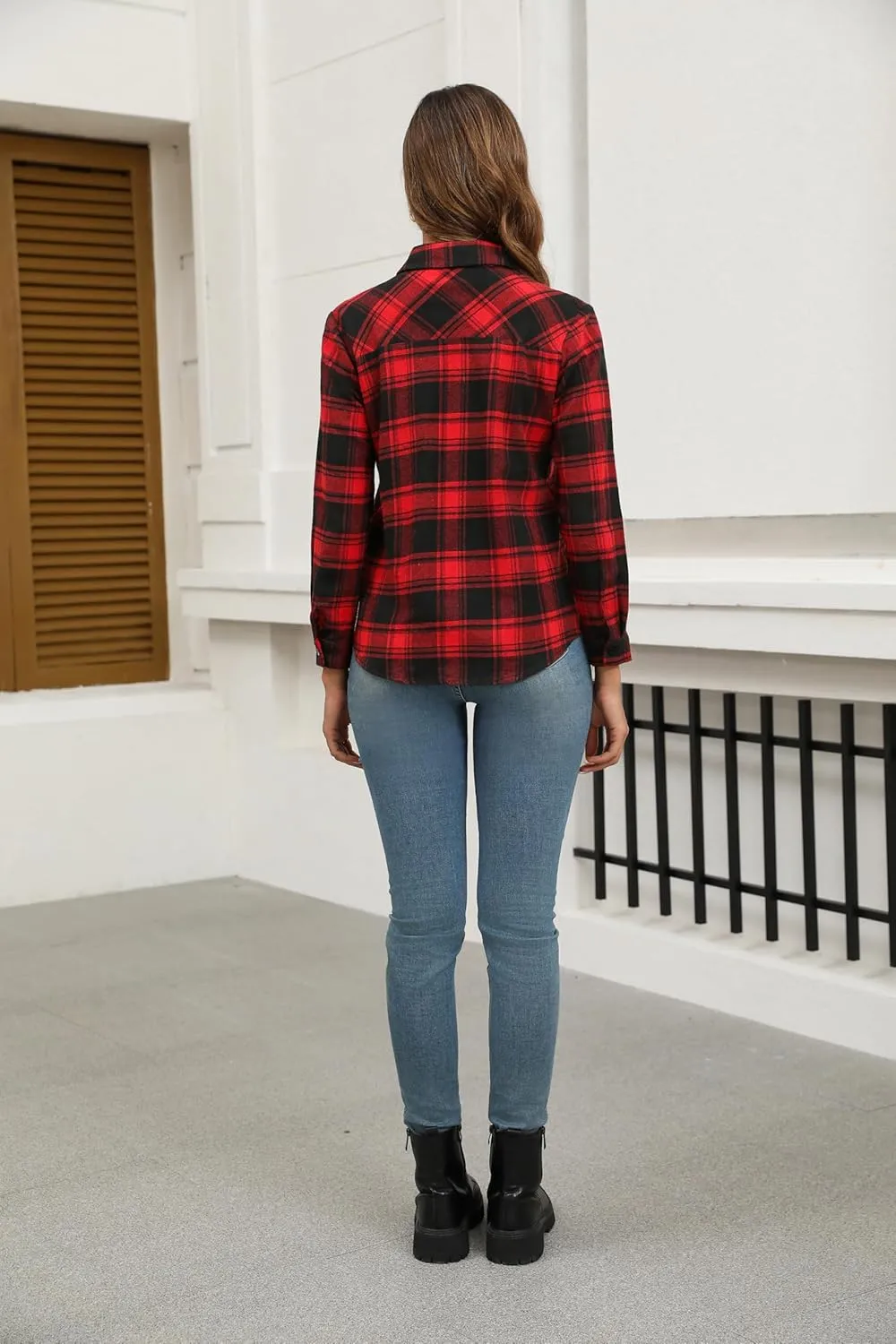 Zeagoo Women's Checked Blouse Long Sleeve V-Neck Shirt (DE Only)