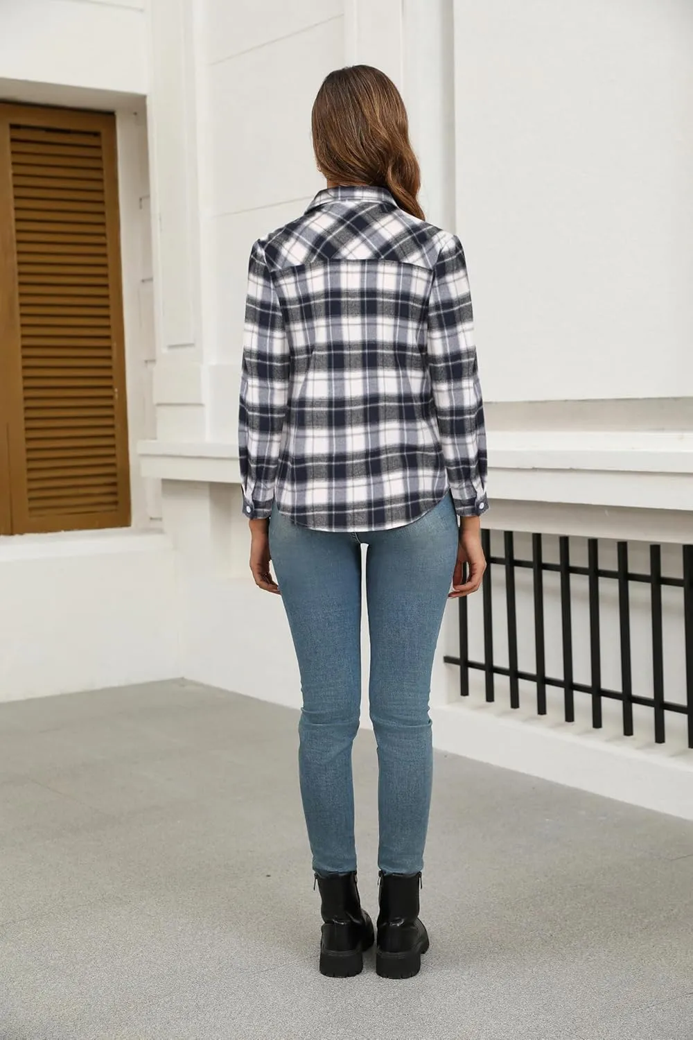 Zeagoo Women's Checked Blouse Long Sleeve V-Neck Shirt (DE Only)