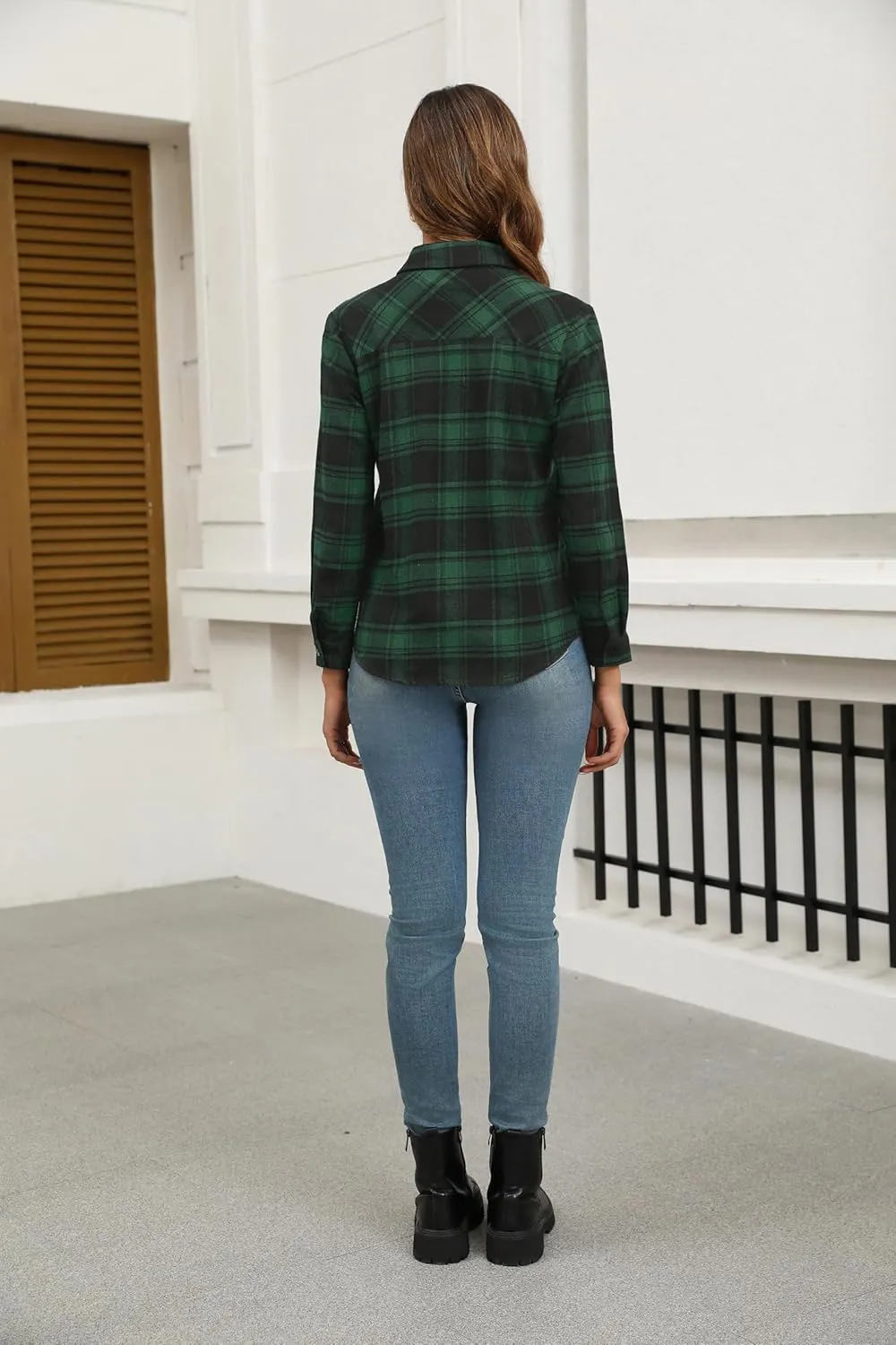 Zeagoo Women's Checked Blouse Long Sleeve V-Neck Shirt (DE Only)